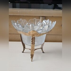 Elegant Gold Stand and Clear Glass Bowl